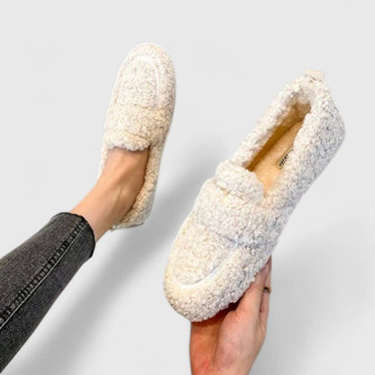 Solenne ~ warm loafers with an elegant design