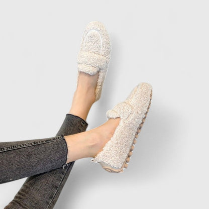 Solenne ~ warm loafers with an elegant design