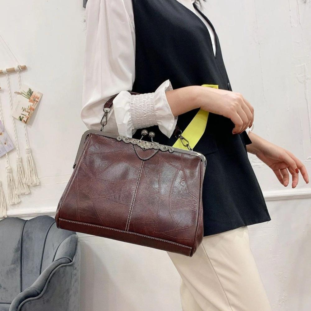 Mila | Timeless vintage bag with elegant clasp